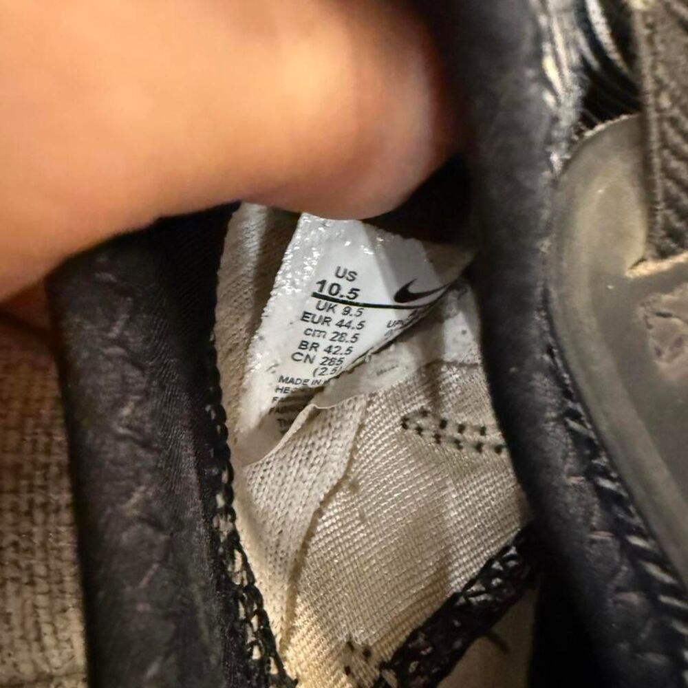 Nike Men's Black Trainers 10.5 Sz - Picture 6 of 6